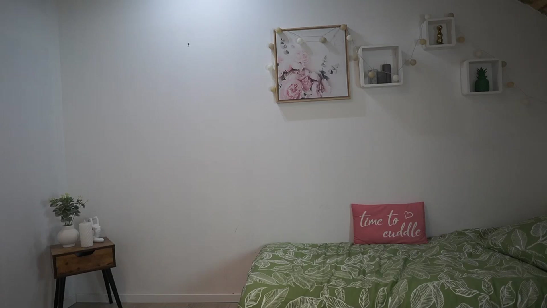 Gallery image thumbnail from Amai__Liu's myfreecams stream on, 05/08/2025, 21:57 image 8 of 20