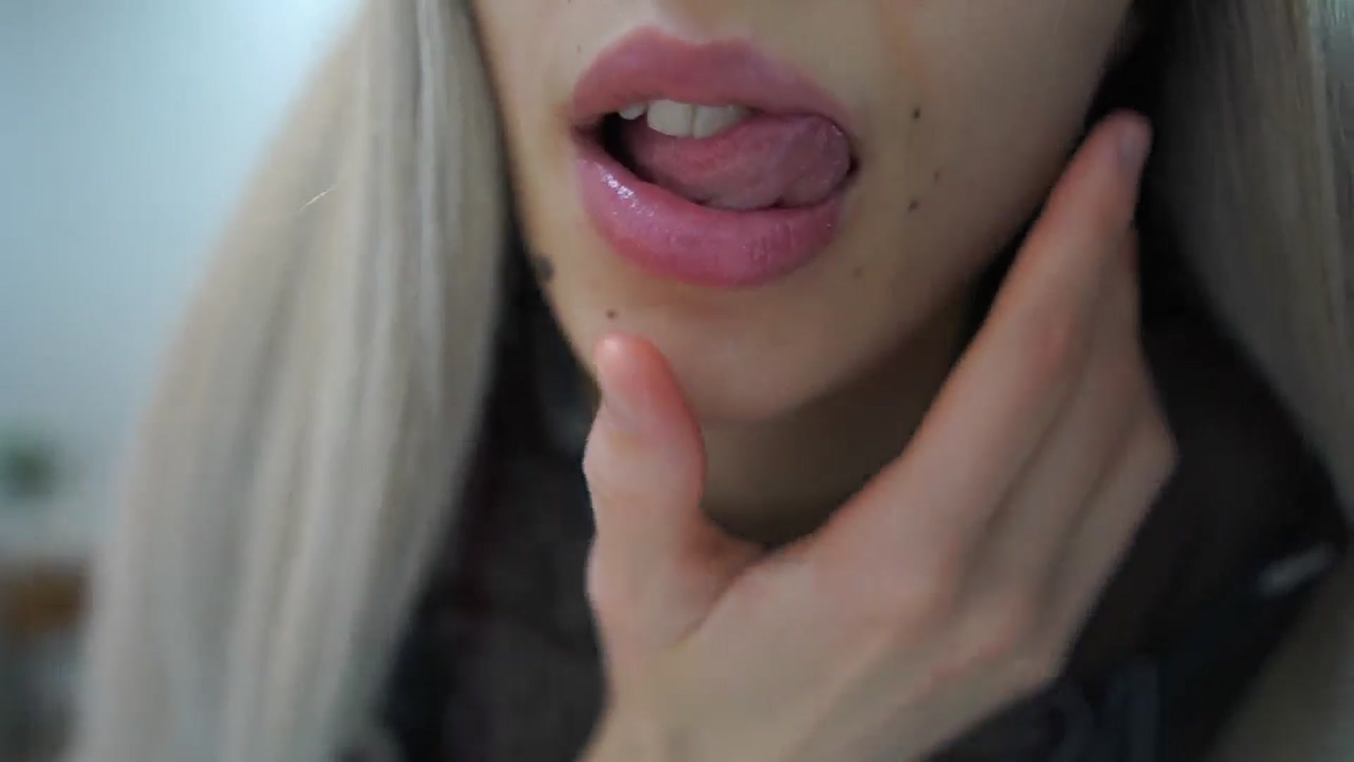 Gallery image thumbnail from Amai__Liu's myfreecams stream on, 05/11/2025, 19:21 image 5 of 20