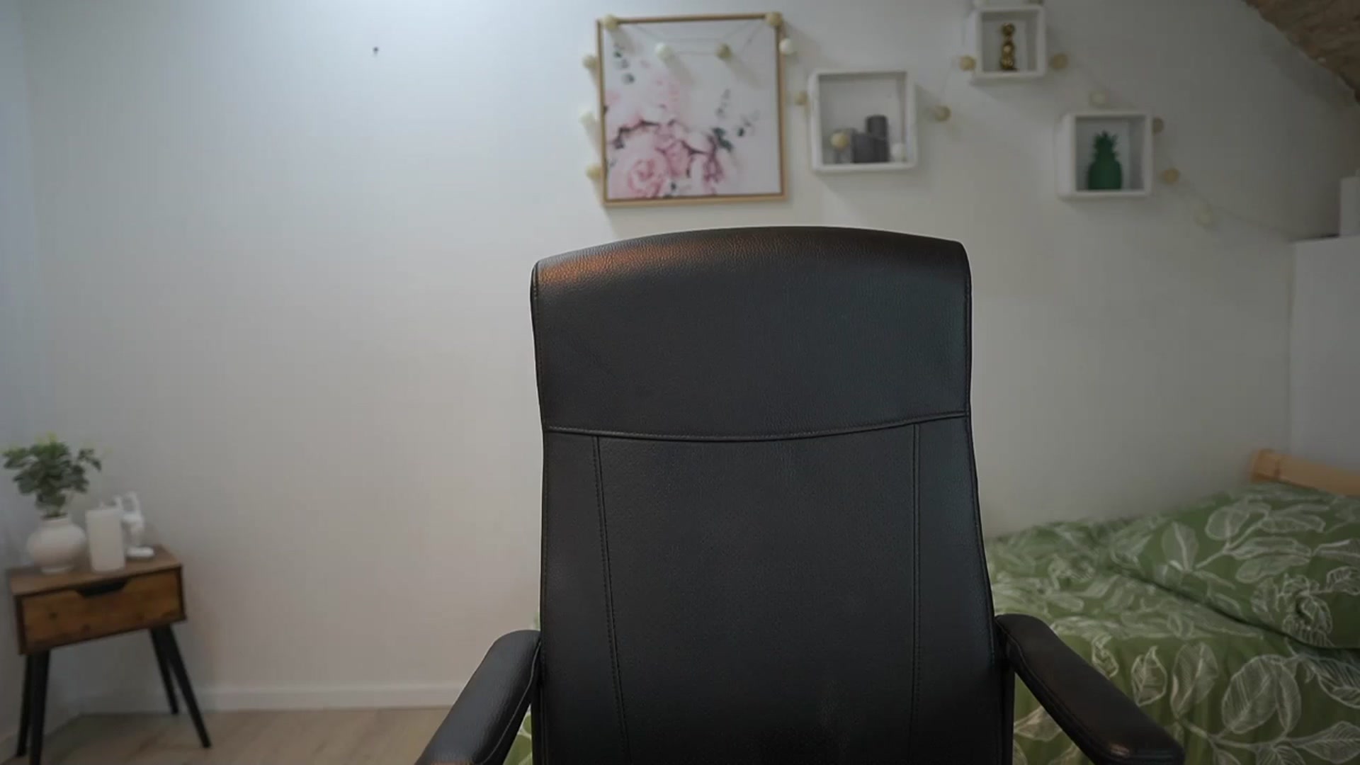 Gallery image thumbnail from Amai__Liu's myfreecams stream on, 05/12/2025, 17:05 image 16 of 20