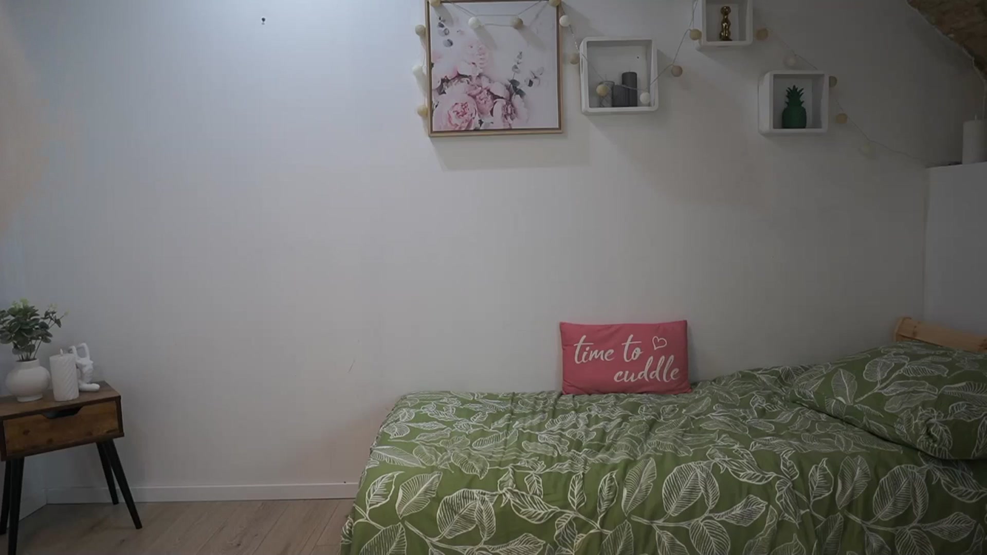 Gallery image thumbnail from Amai__Liu's myfreecams stream on, 05/14/2025, 14:56 image 10 of 20