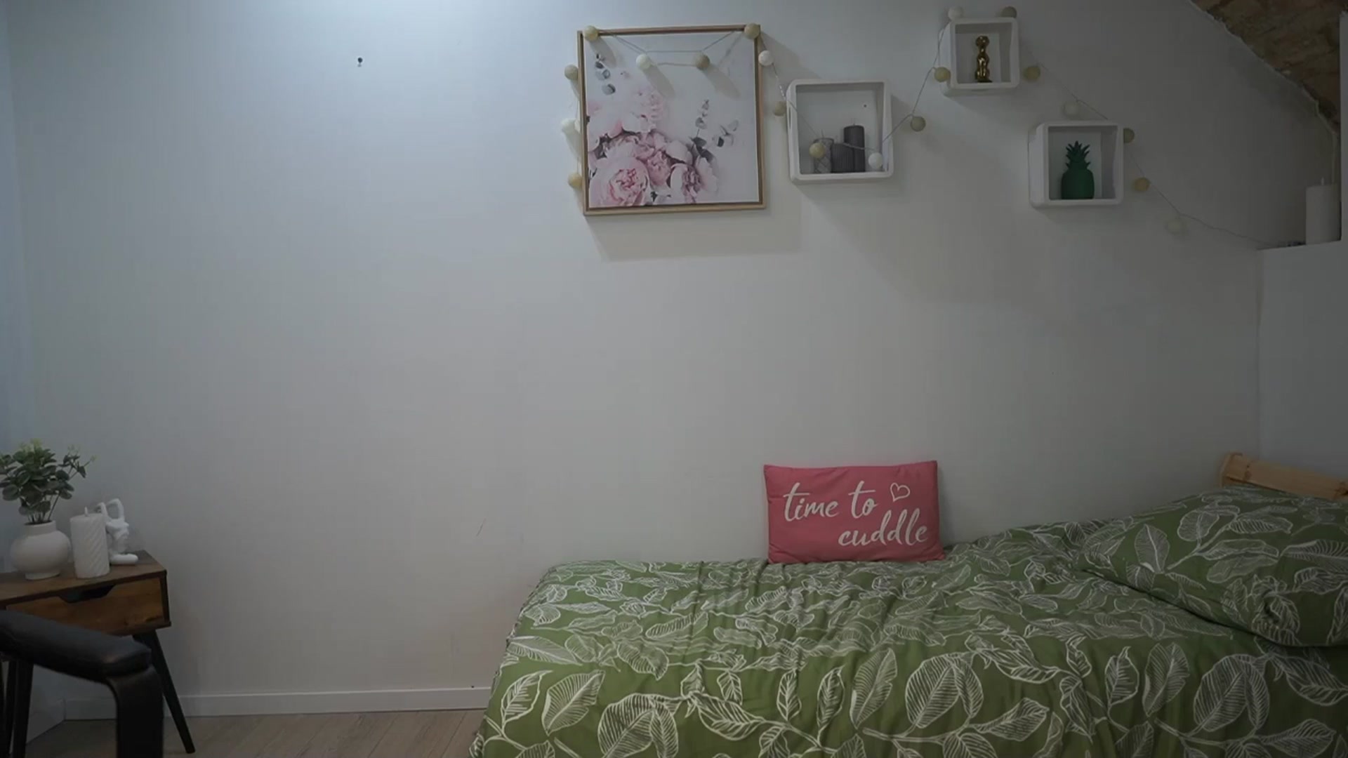 Gallery image thumbnail from Amai__Liu's myfreecams stream on, 05/14/2025, 16:54 image 9 of 20