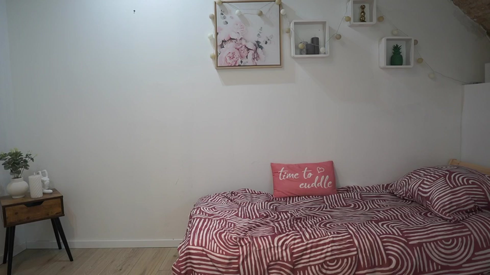 Gallery image thumbnail from Amai__Liu's myfreecams stream on, 05/26/2025, 22:57 image 18 of 20