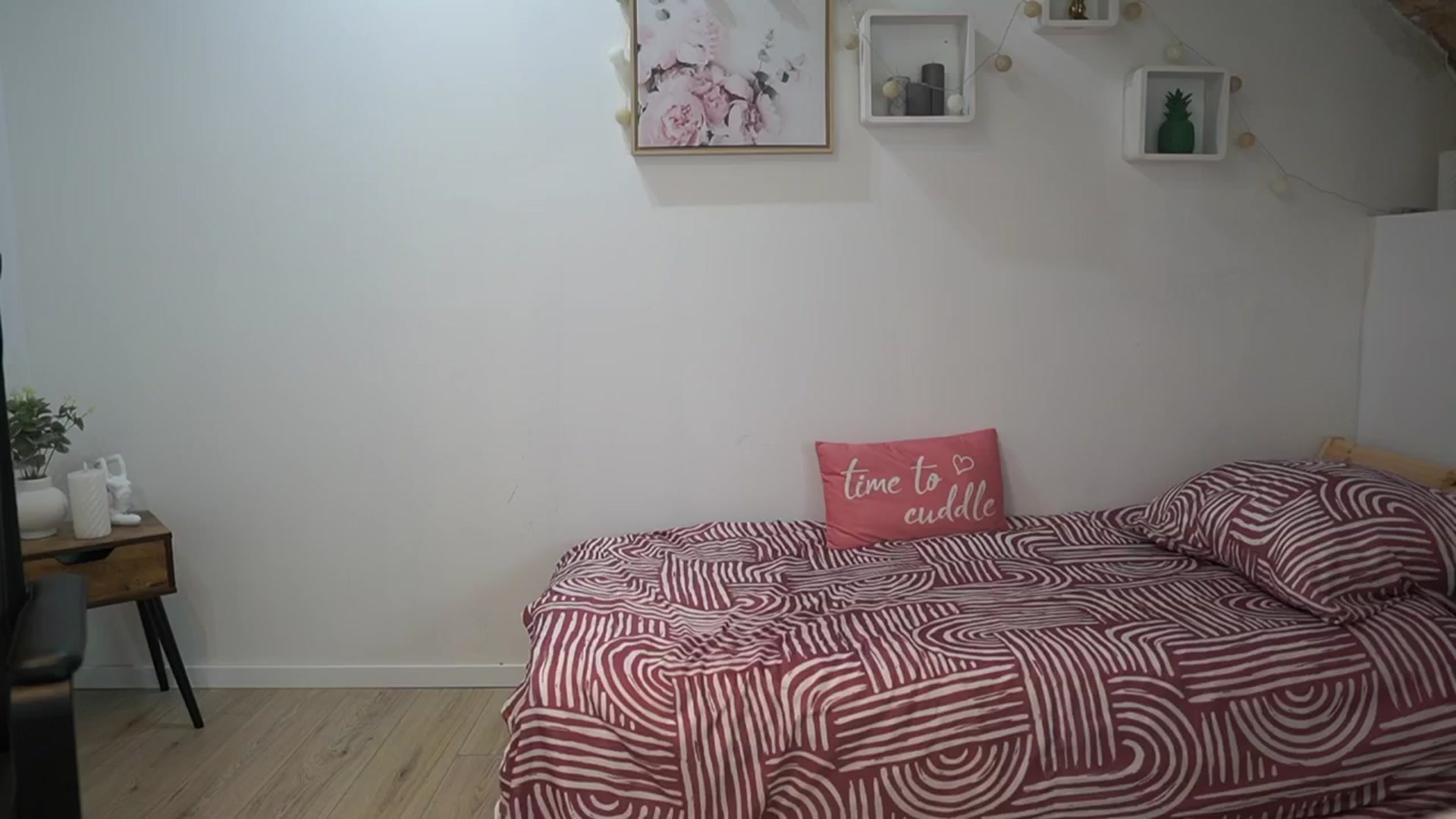 Gallery image thumbnail from Amai__Liu's myfreecams stream on, 05/31/2025, 21:07 image 17 of 20