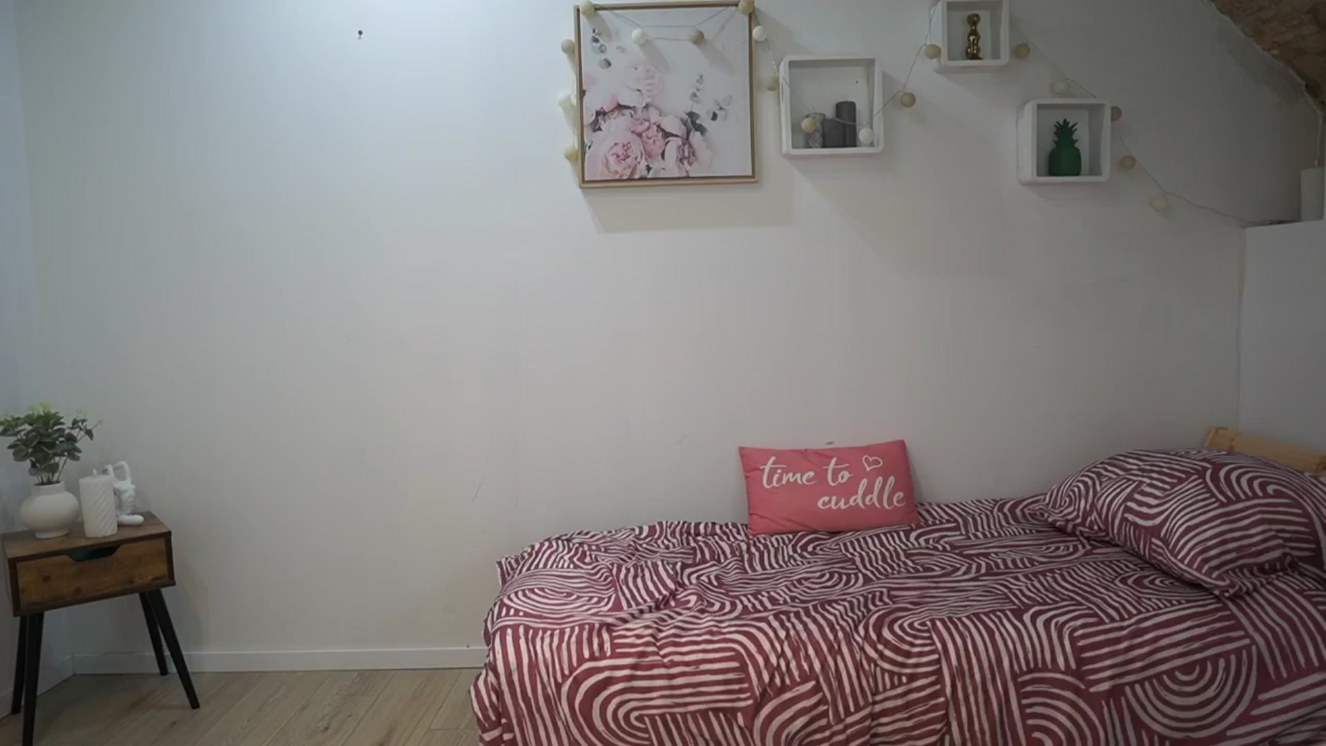 Gallery image thumbnail from Amai__Liu's myfreecams stream on, 06/09/2025, 17:18 image 6 of 20