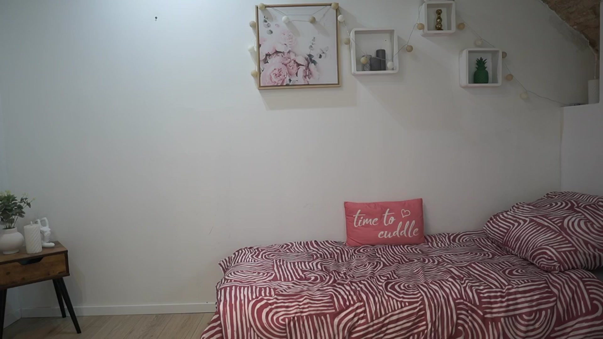Gallery image thumbnail from Amai__Liu's myfreecams stream on, 06/18/2025, 21:35 image 8 of 20