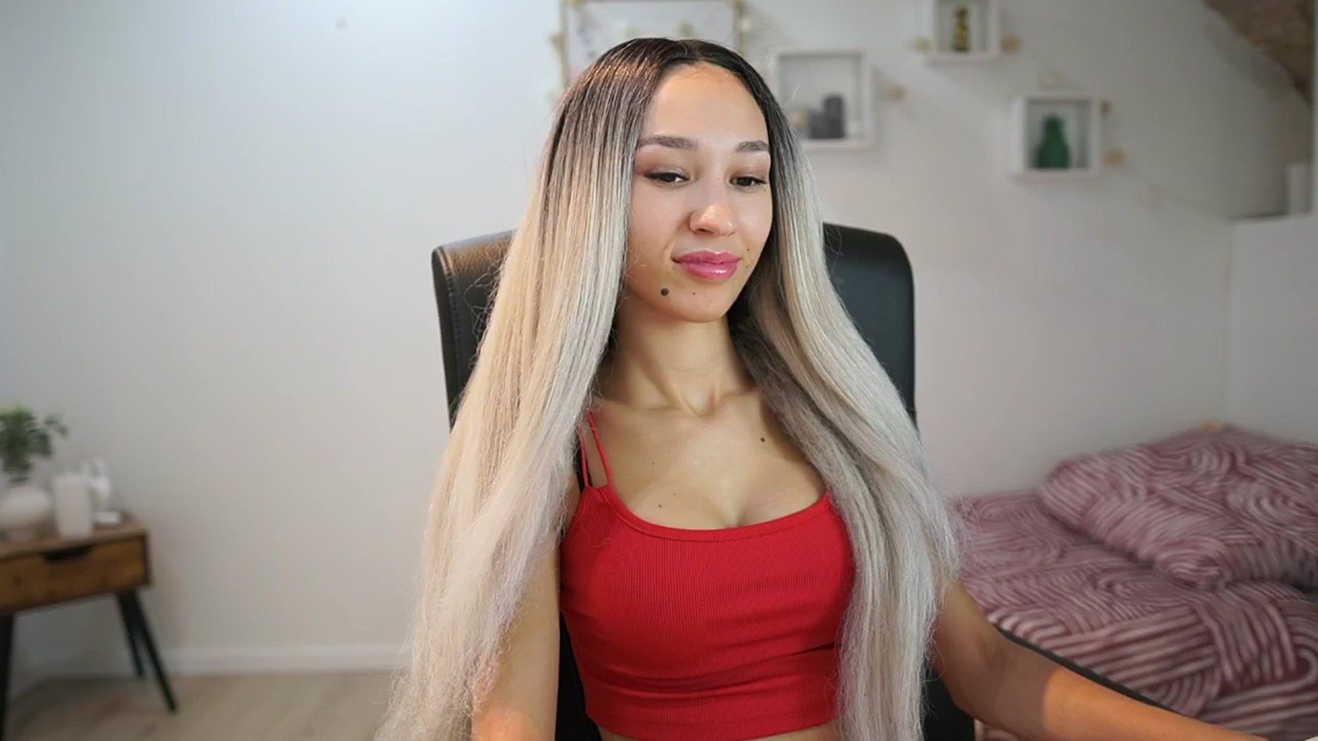 Gallery image thumbnail from Amai__Liu's myfreecams stream on, 06/29/2025, 18:09 image 7 of 20