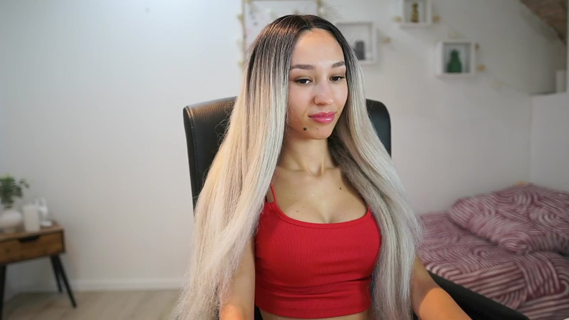 Gallery image thumbnail from Amai__Liu's myfreecams stream on, 06/29/2025, 18:09 image 9 of 20
