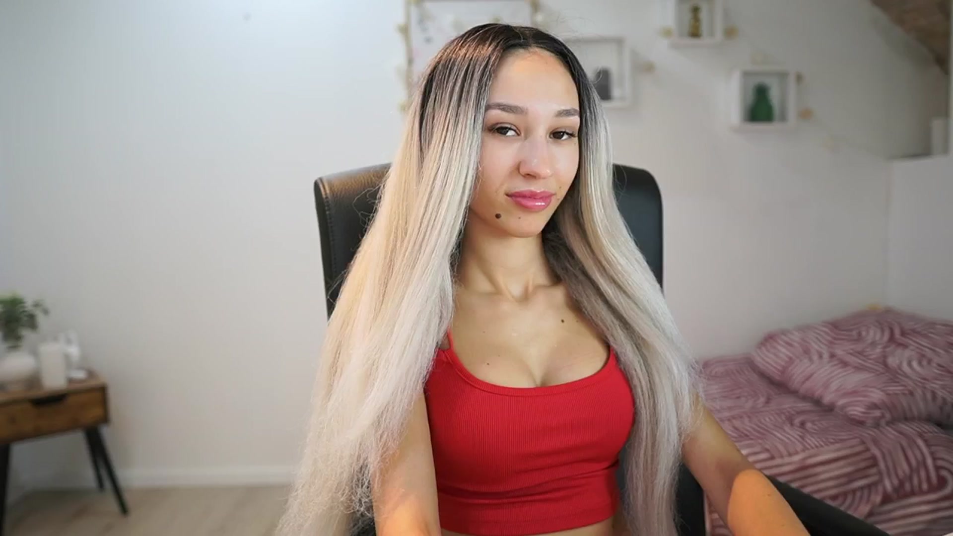 Gallery image thumbnail from Amai__Liu's myfreecams stream on, 06/29/2025, 18:09 image 1 of 20