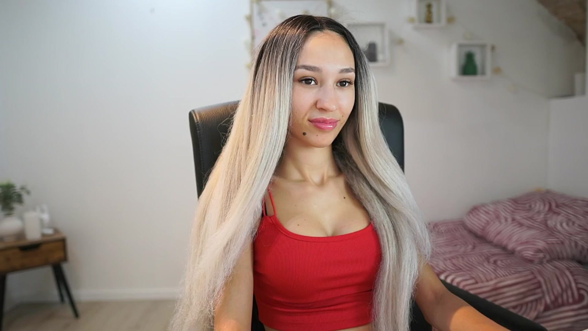 Gallery image thumbnail from Amai__Liu's myfreecams stream on, 06/29/2025, 18:09 image 6 of 20