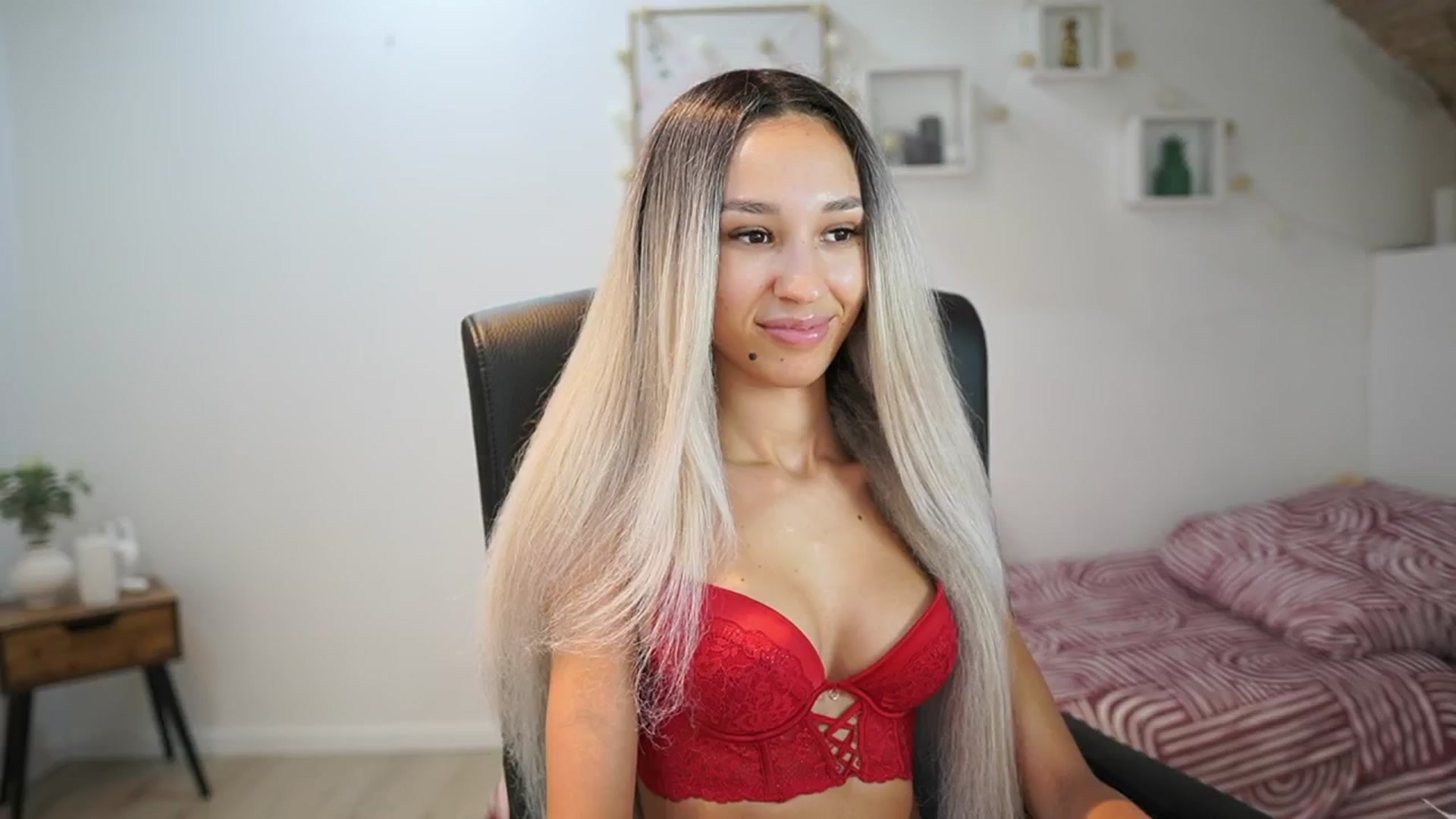 Gallery image thumbnail from Amai__Liu's myfreecams stream on, 07/03/2025, 14:59 image 20 of 20