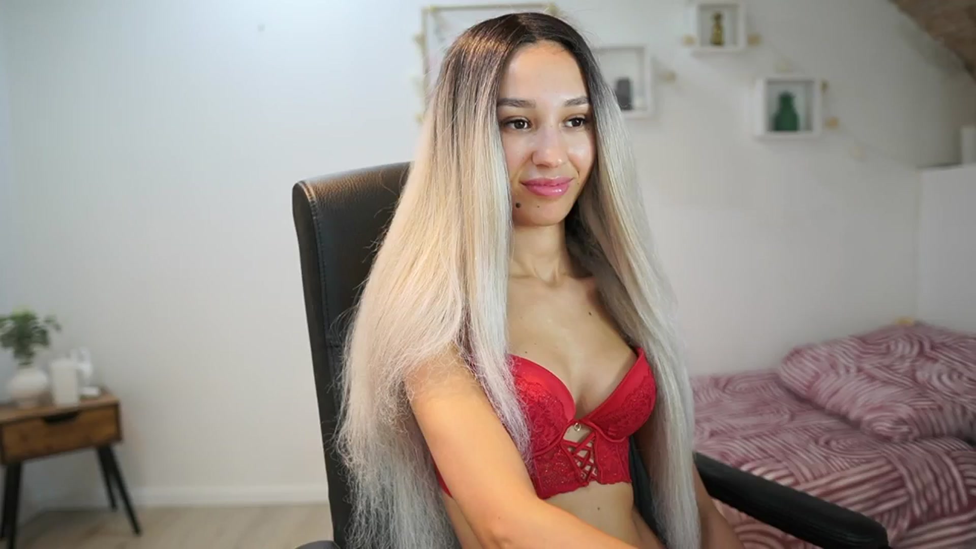 Gallery image thumbnail from Amai__Liu's myfreecams stream on, 07/03/2025, 17:58 image 19 of 20
