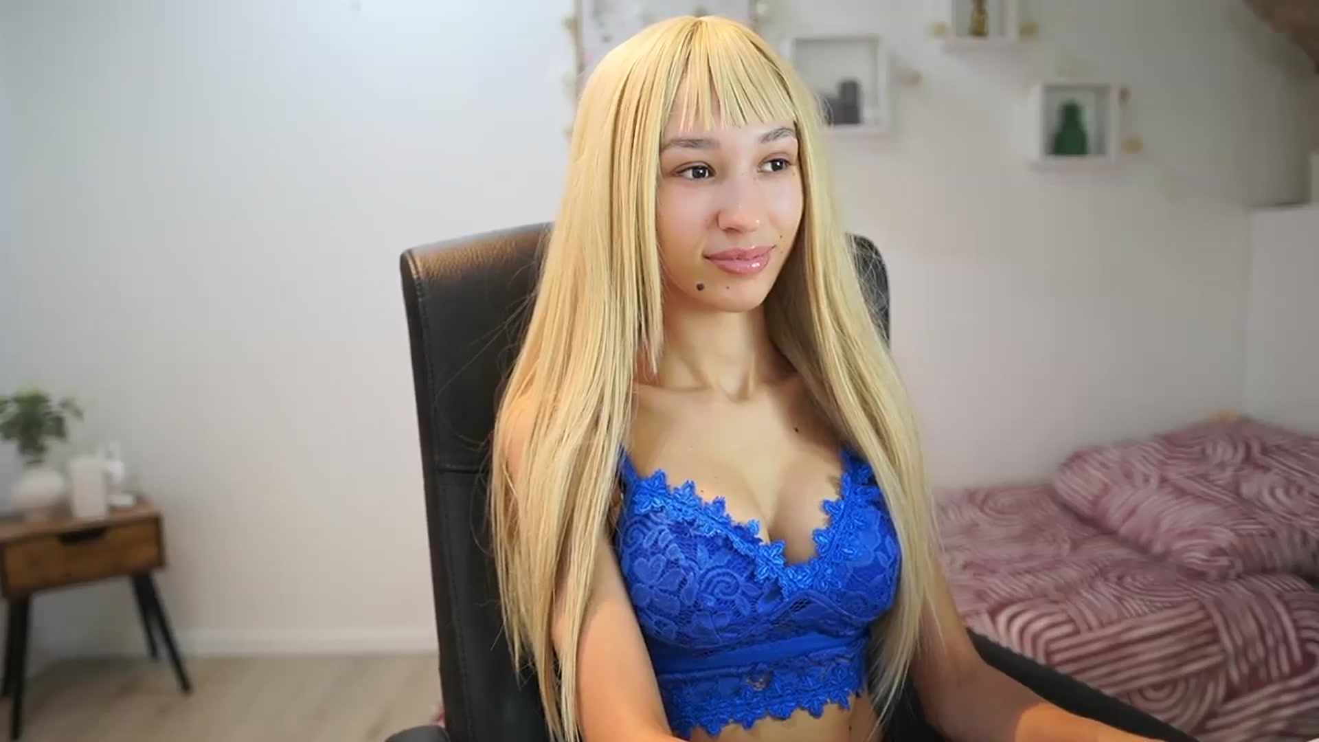 Gallery image thumbnail from Amai__Liu's myfreecams stream on, 07/13/2025, 14:00 image 3 of 20
