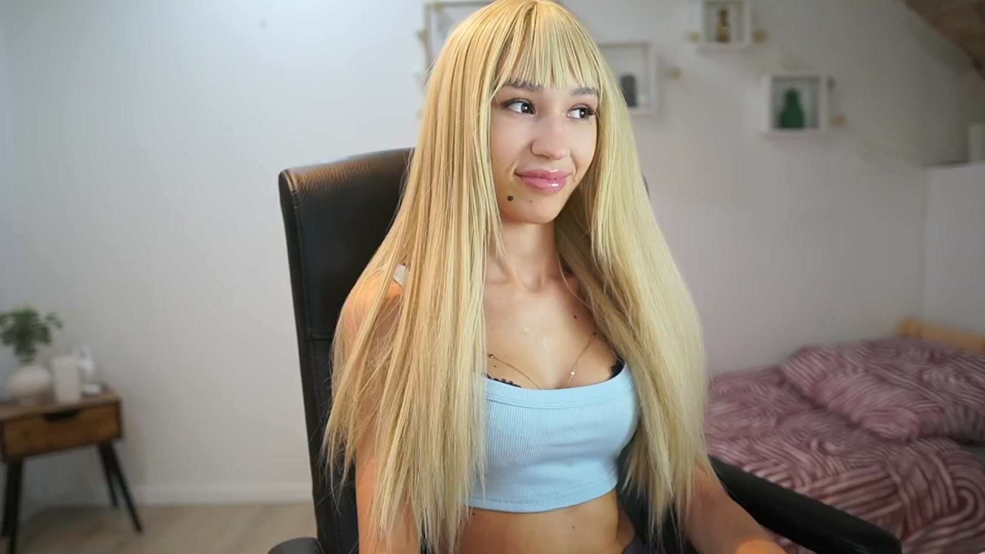 Gallery image thumbnail from Amai__Liu's myfreecams stream on, 07/29/2025, 18:15 image 14 of 20