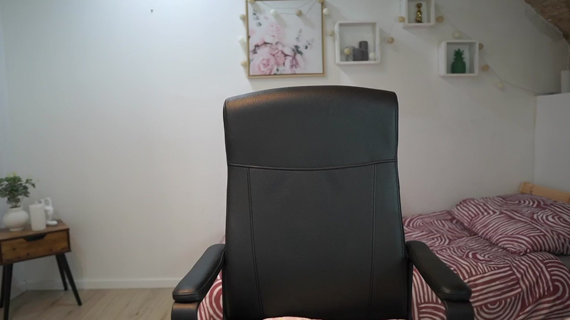 Gallery image thumbnail from Amai__Liu's myfreecams stream on, 07/30/2025, 20:18 image 20 of 20