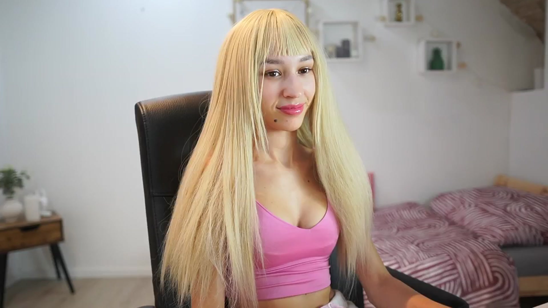 Gallery image thumbnail from Amai__Liu's myfreecams stream on, 08/03/2025, 20:35 image 4 of 20