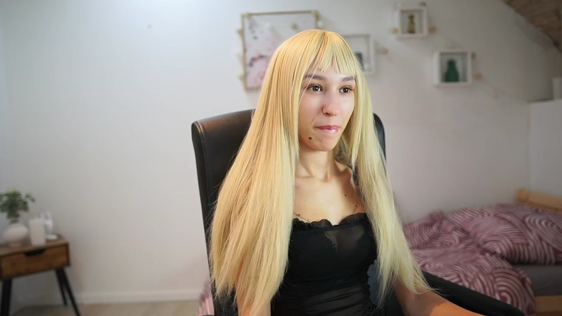 Gallery image thumbnail from Amai__Liu's myfreecams stream on, 08/07/2025, 19:42 image 6 of 20