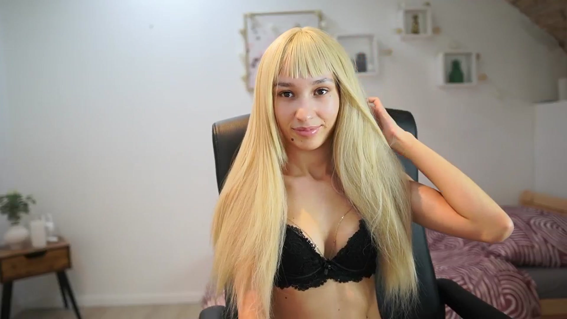Gallery image thumbnail from Amai__Liu's myfreecams stream on, 08/07/2025, 21:05 image 15 of 20