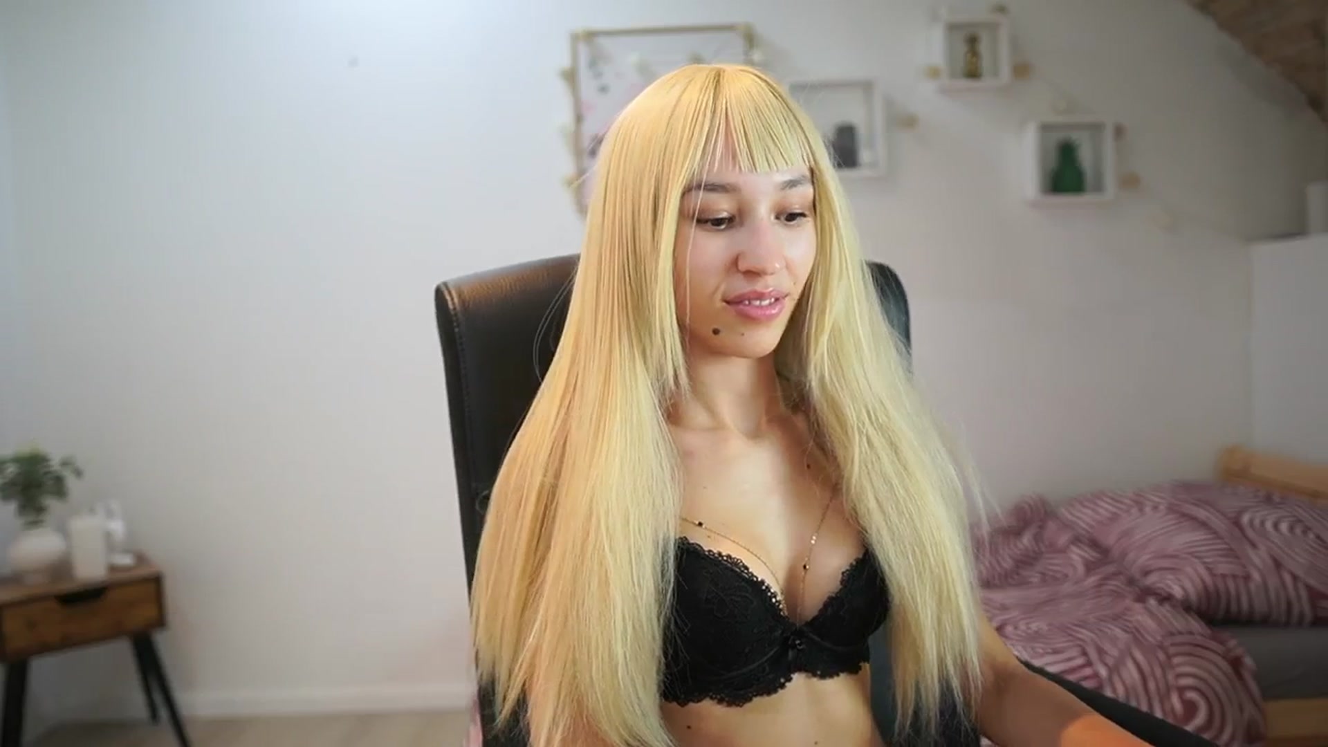 Gallery image thumbnail from Amai__Liu's myfreecams stream on, 08/07/2025, 21:05 image 5 of 20