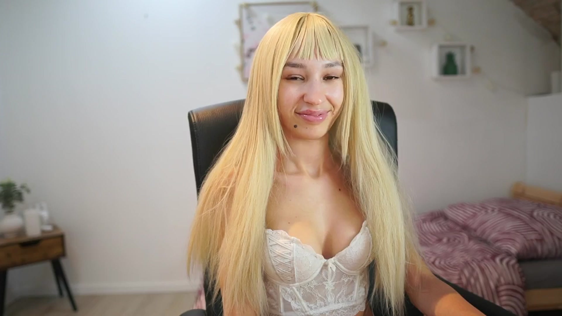 Gallery image thumbnail from Amai__Liu's myfreecams stream on, 08/08/2025, 19:47 image 20 of 20
