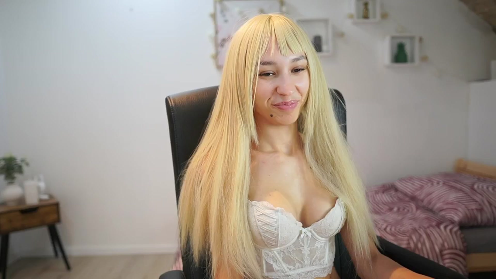 Gallery image thumbnail from Amai__Liu's myfreecams stream on, 08/08/2025, 22:53 image 3 of 20