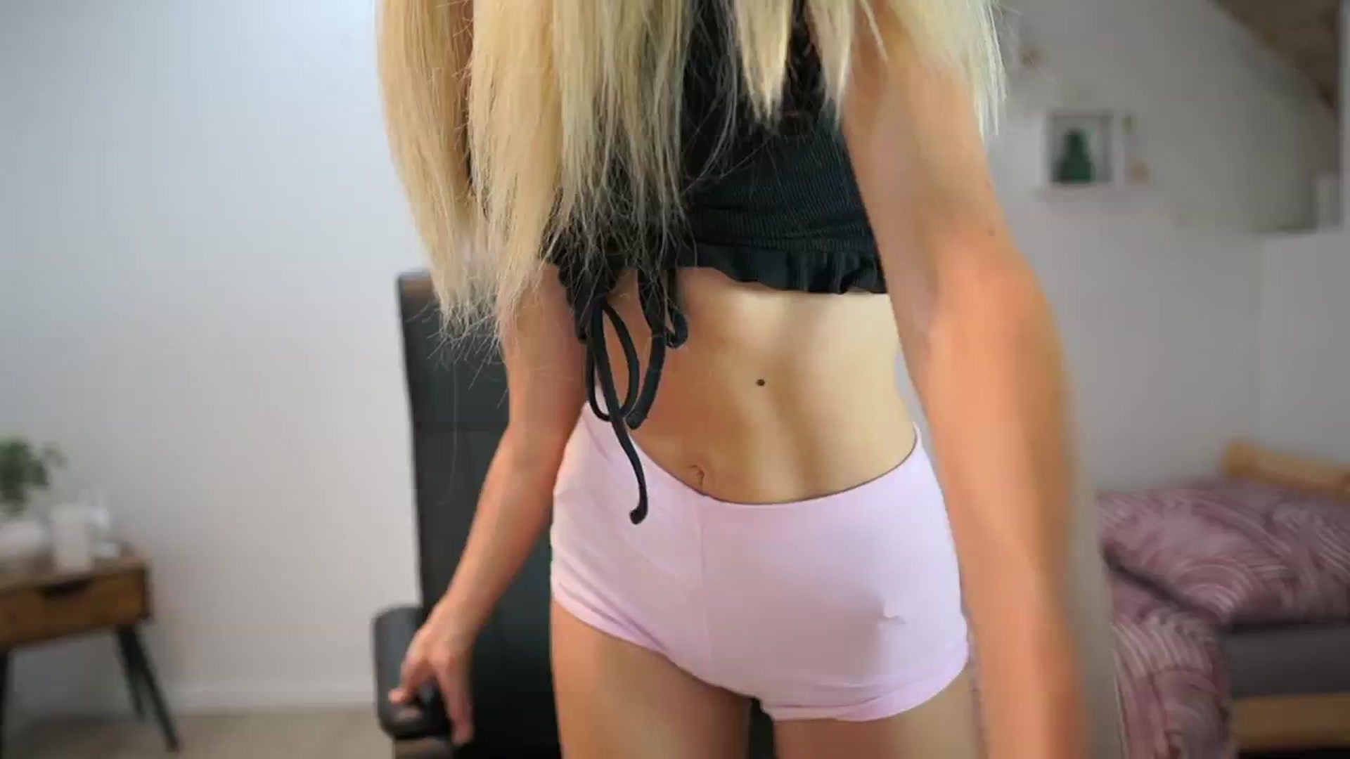 Gallery image thumbnail from Amai__Liu's myfreecams stream on, 08/15/2025, 19:03 image 4 of 20