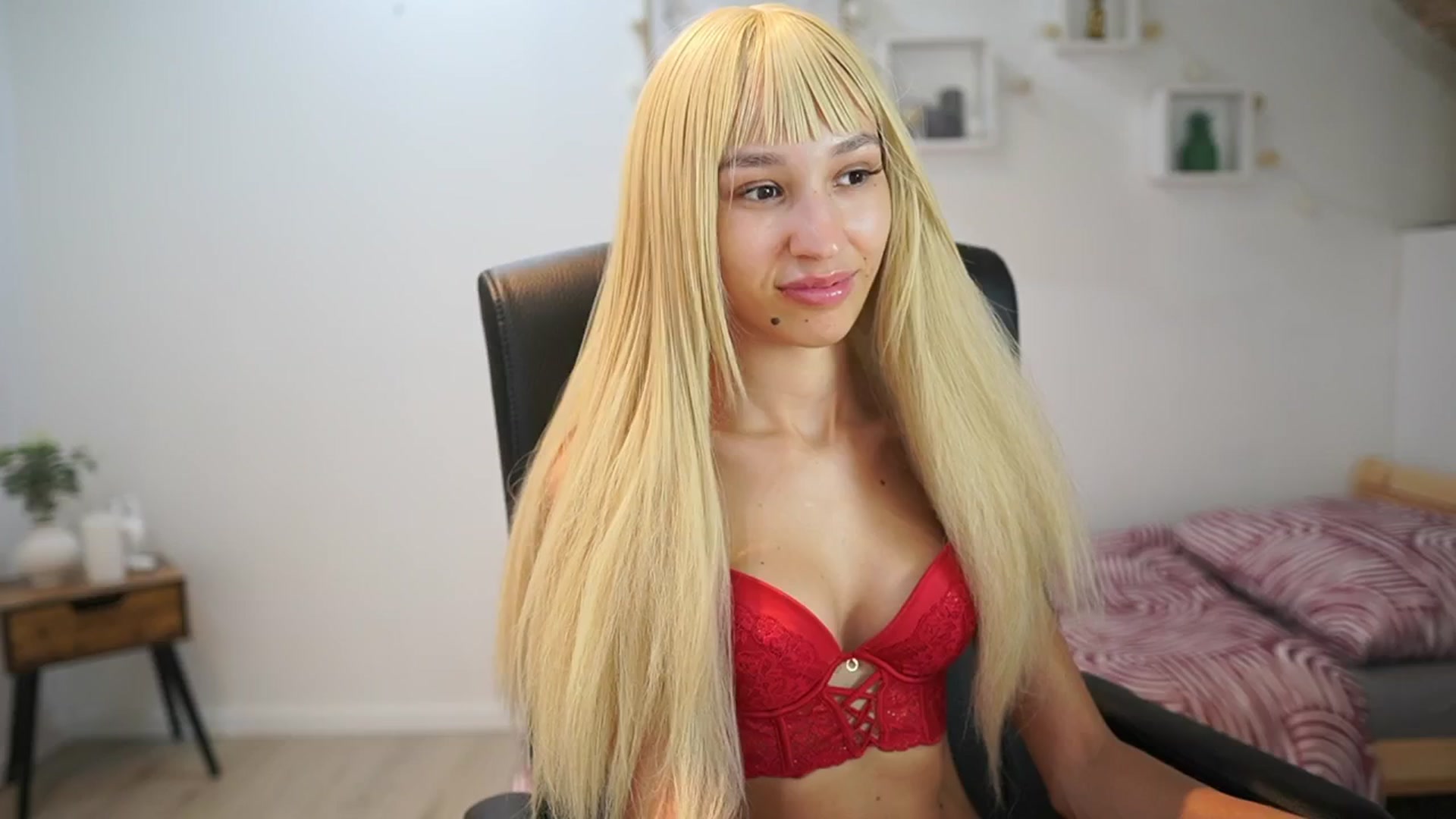 Gallery image thumbnail from Amai__Liu's myfreecams stream on, 08/17/2025, 14:11 image 2 of 20