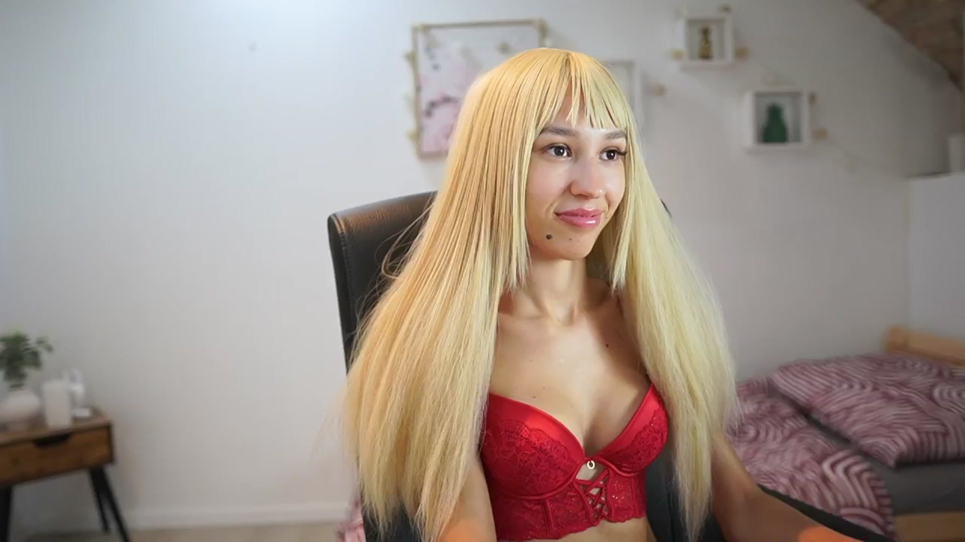 Gallery image thumbnail from Amai__Liu's myfreecams stream on, 08/17/2025, 15:53 image 1 of 20