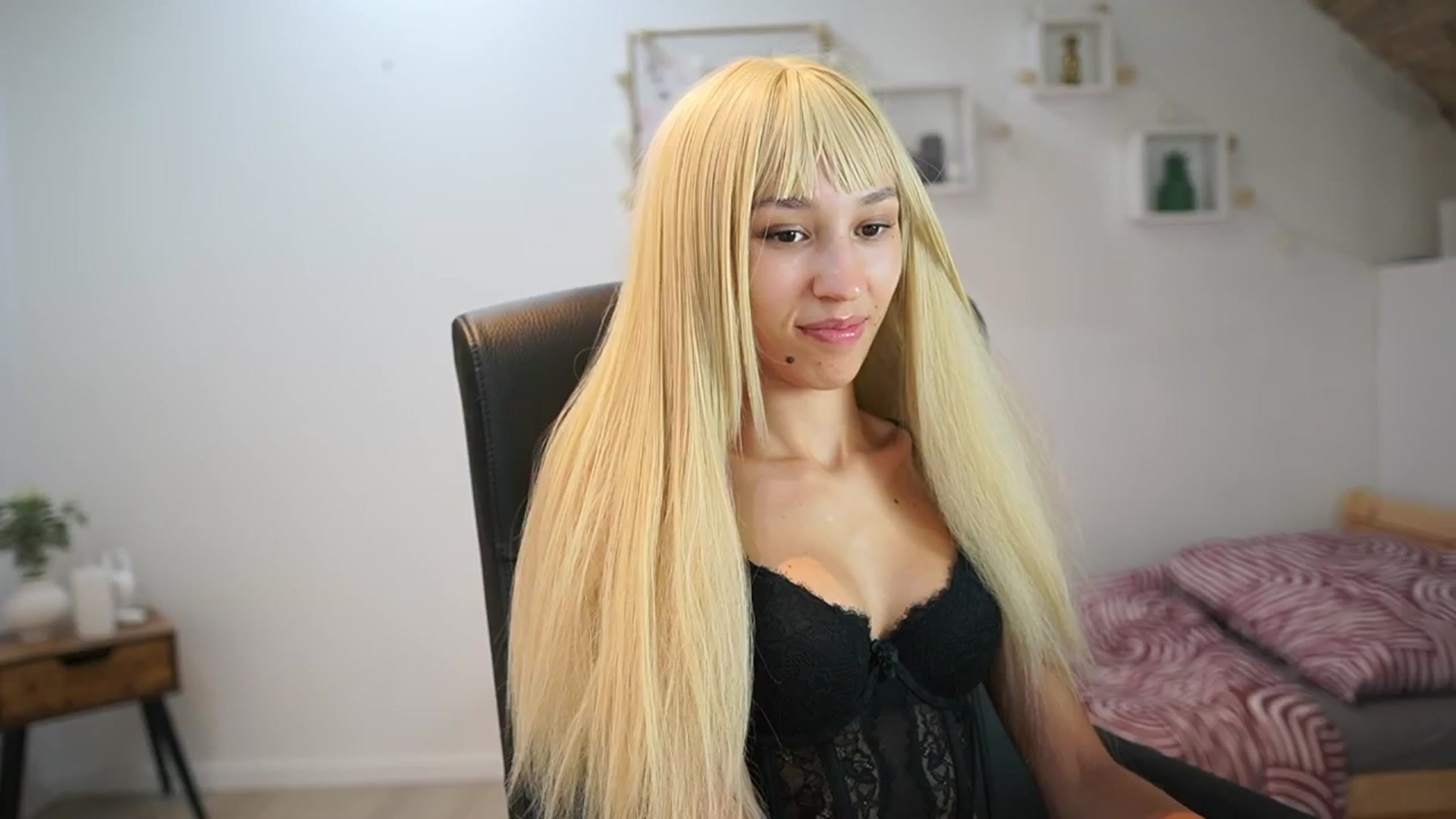 Gallery image thumbnail from Amai__Liu's myfreecams stream on, 08/21/2025, 19:29 image 5 of 20