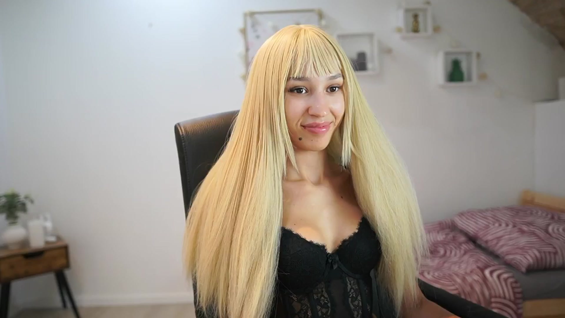 Gallery image thumbnail from Amai__Liu's myfreecams stream on, 08/21/2025, 19:29 image 2 of 20