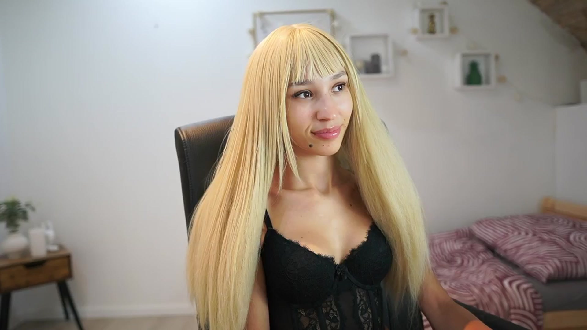Gallery image thumbnail from Amai__Liu's myfreecams stream on, 08/21/2025, 19:29 image 1 of 20