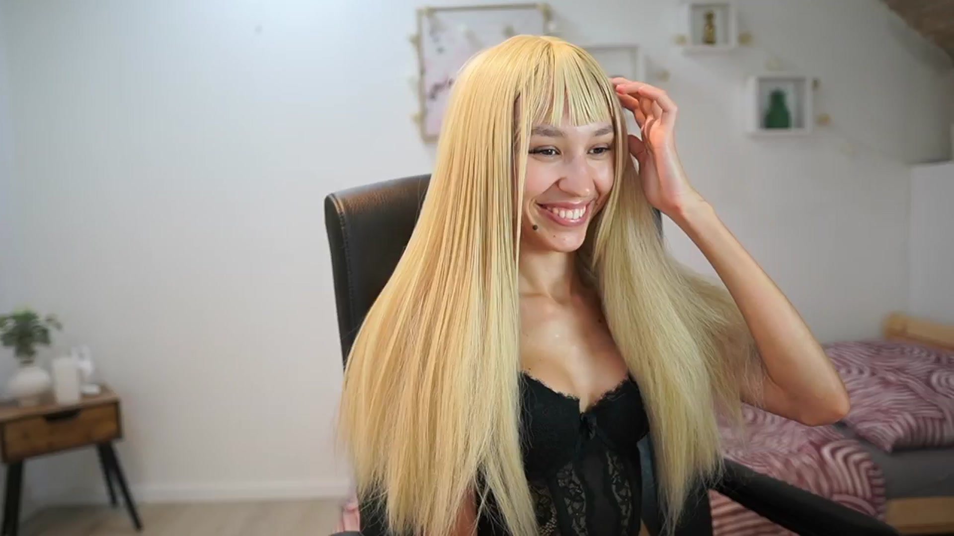 Gallery image thumbnail from Amai__Liu's myfreecams stream on, 08/21/2025, 21:21 image 14 of 20
