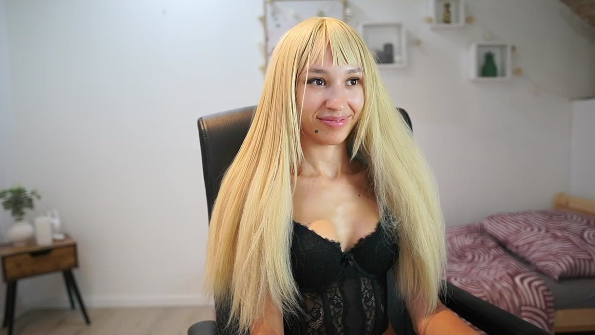 Gallery image thumbnail from Amai__Liu's myfreecams stream on, 08/21/2025, 23:06 image 6 of 20