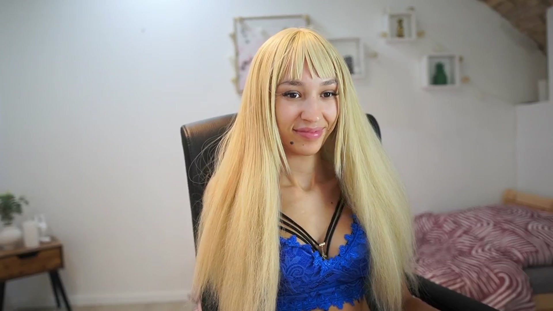 Gallery image thumbnail from Amai__Liu's myfreecams stream on, 08/25/2025, 21:42 image 7 of 20