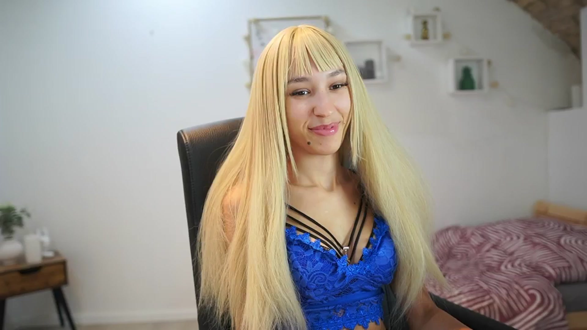 Gallery image thumbnail from Amai__Liu's myfreecams stream on, 08/25/2025, 21:42 image 4 of 20