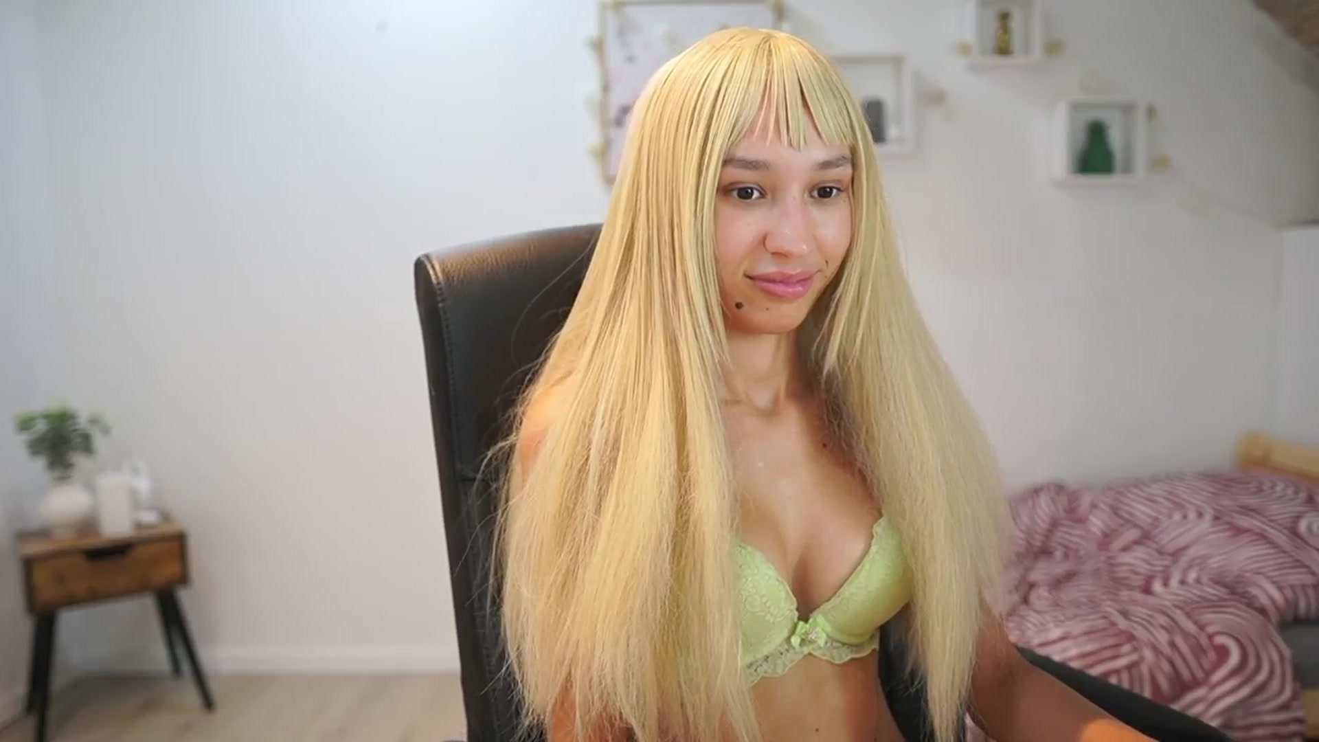 Gallery image thumbnail from Amai__Liu's myfreecams stream on, 08/29/2025, 22:54 image 14 of 20