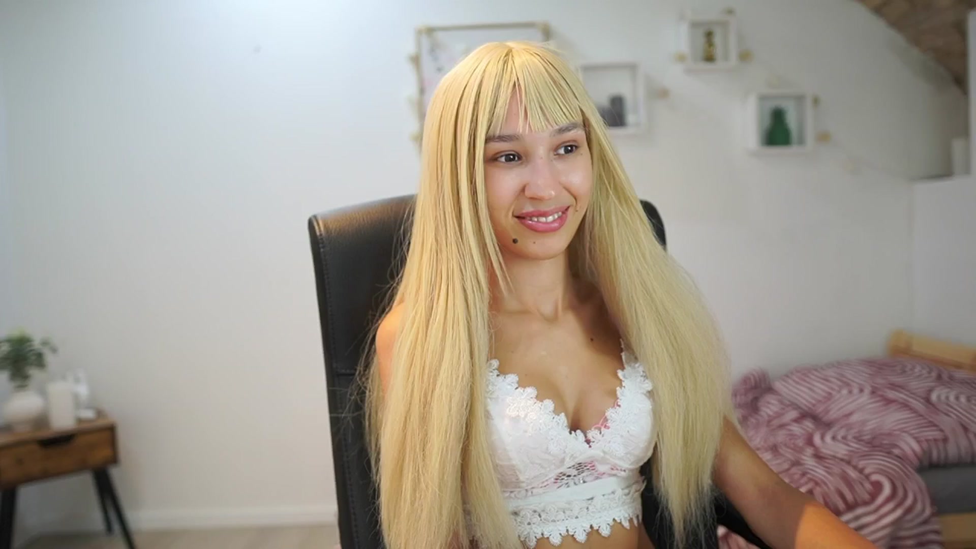 Gallery image thumbnail from Amai__Liu's myfreecams stream on, 08/30/2025, 18:47 image 5 of 20