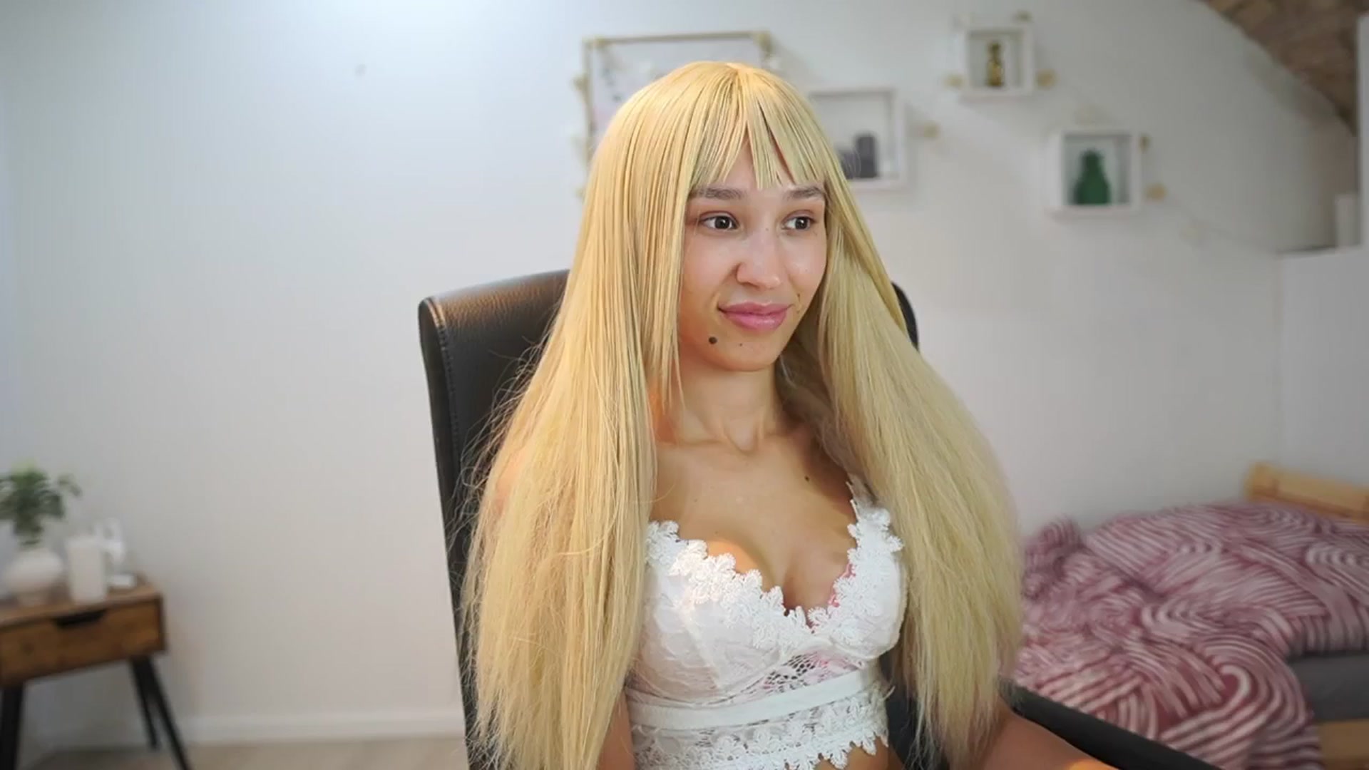 Gallery image thumbnail from Amai__Liu's myfreecams stream on, 08/30/2025, 18:47 image 14 of 20