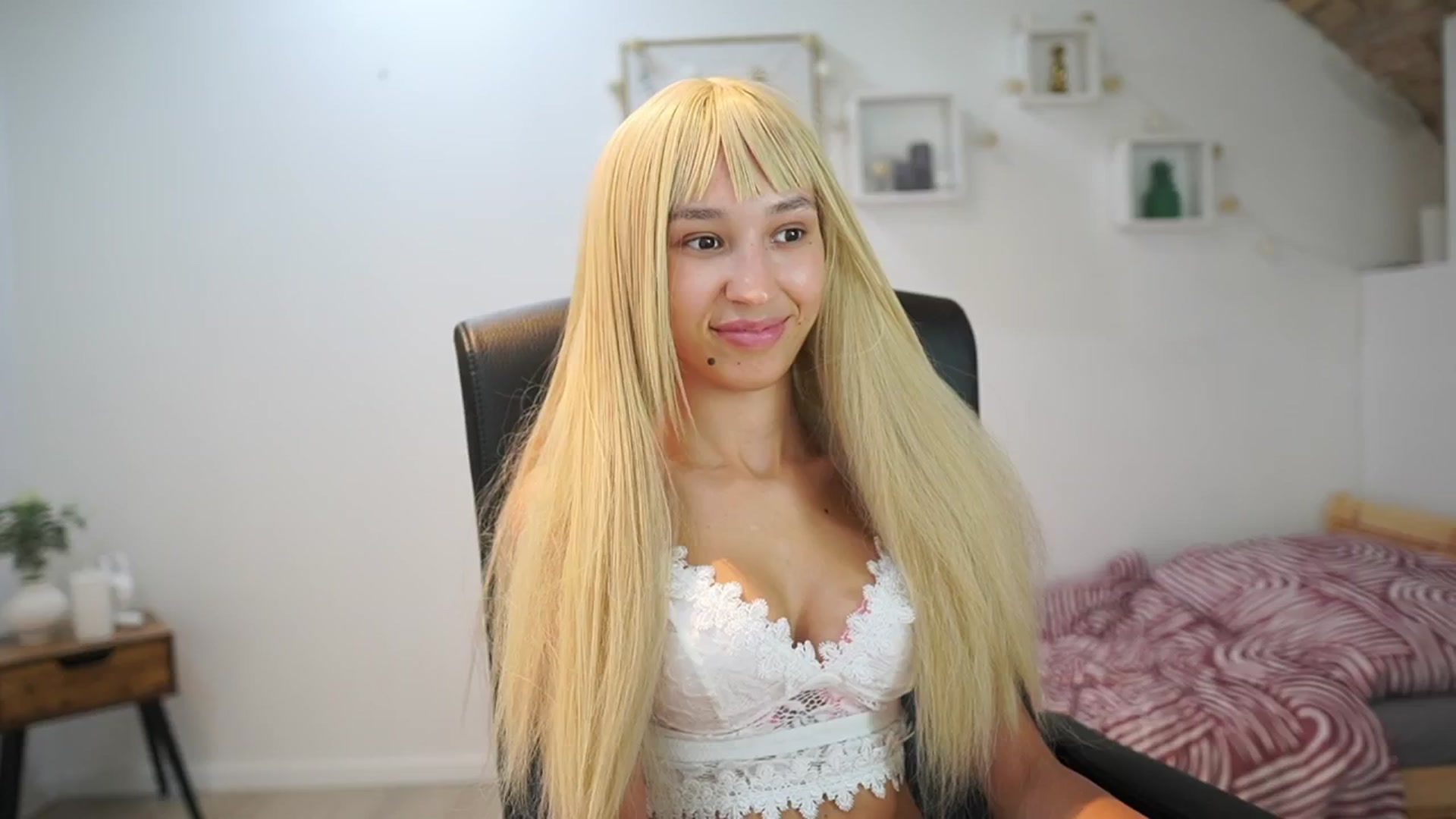 Gallery image thumbnail from Amai__Liu's myfreecams stream on, 08/30/2025, 18:47 image 19 of 20