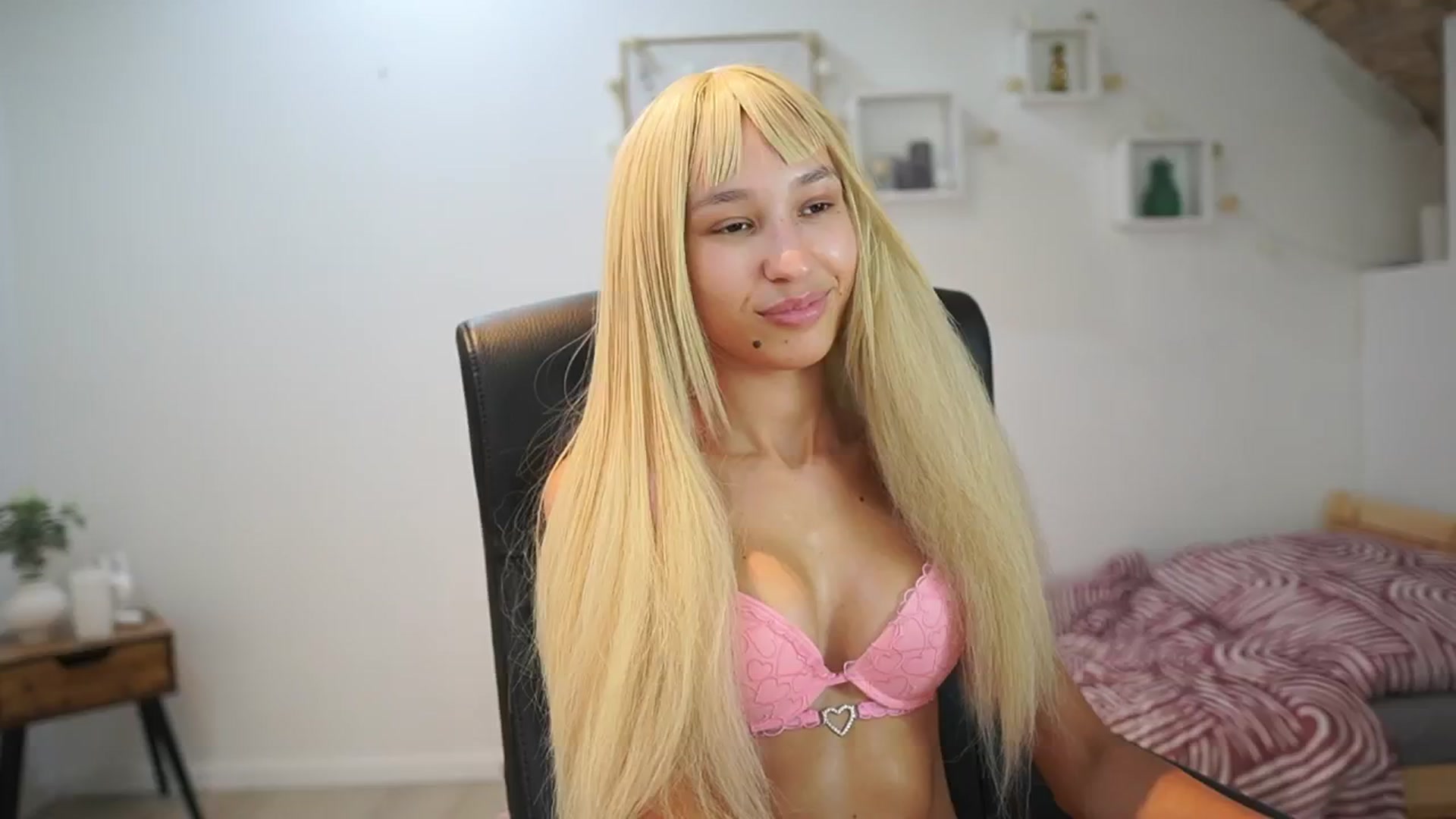 Gallery image thumbnail from Amai__Liu's myfreecams stream on, 08/30/2025, 21:51 image 6 of 20