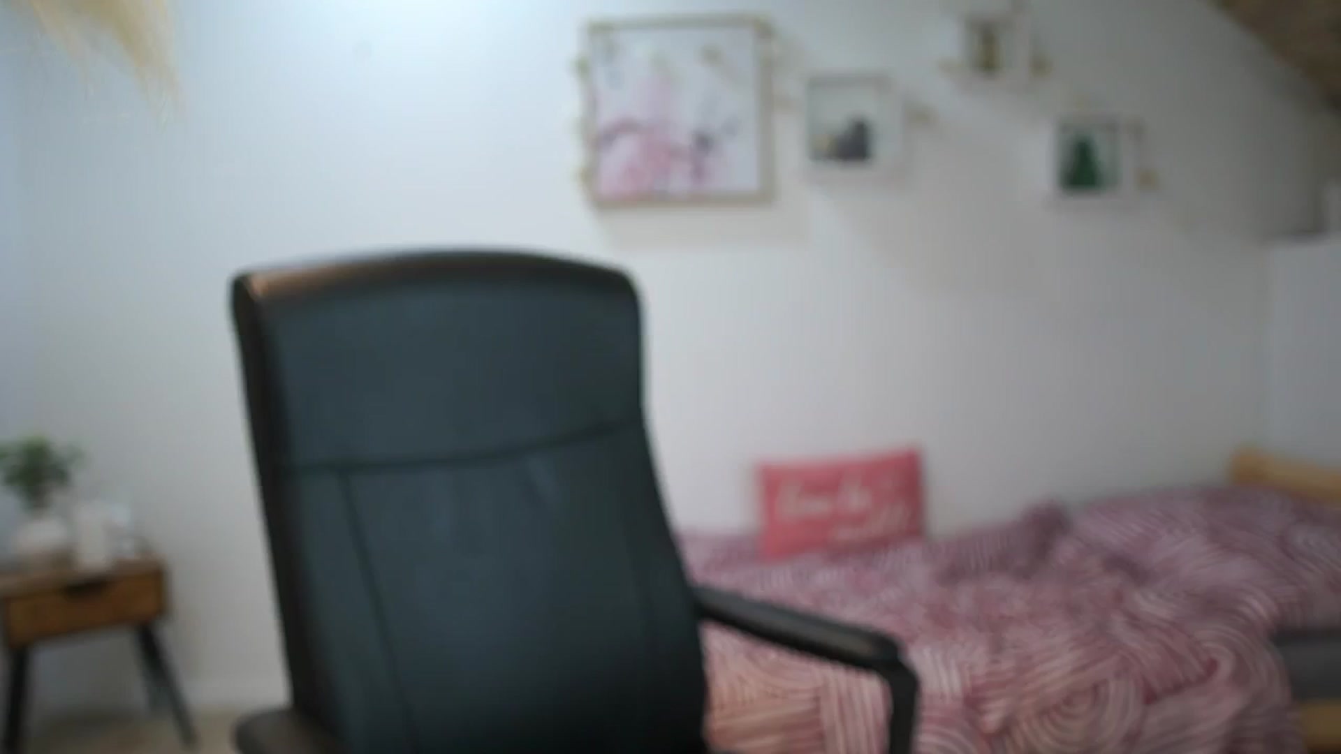 Gallery image thumbnail from Amai__Liu's myfreecams stream on, 08/30/2025, 21:51 image 9 of 20