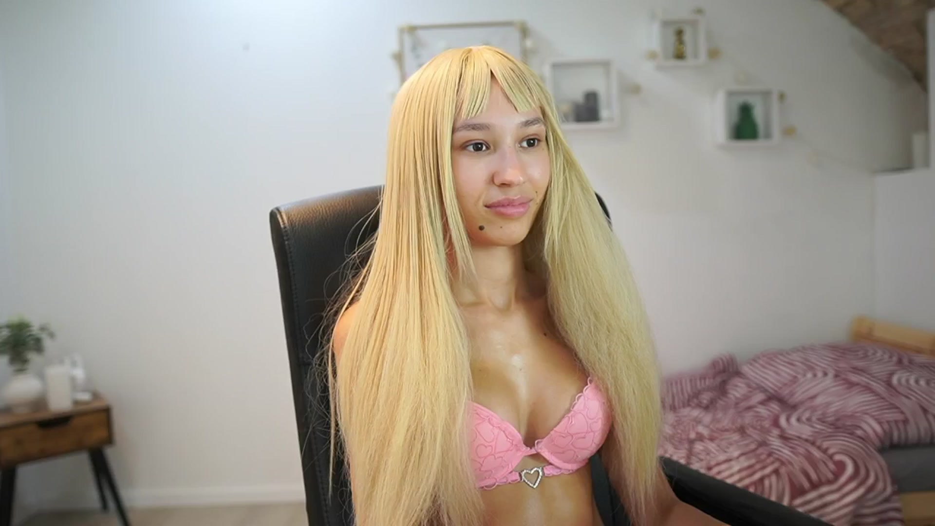 Gallery image thumbnail from Amai__Liu's myfreecams stream on, 08/30/2025, 21:51 image 7 of 20