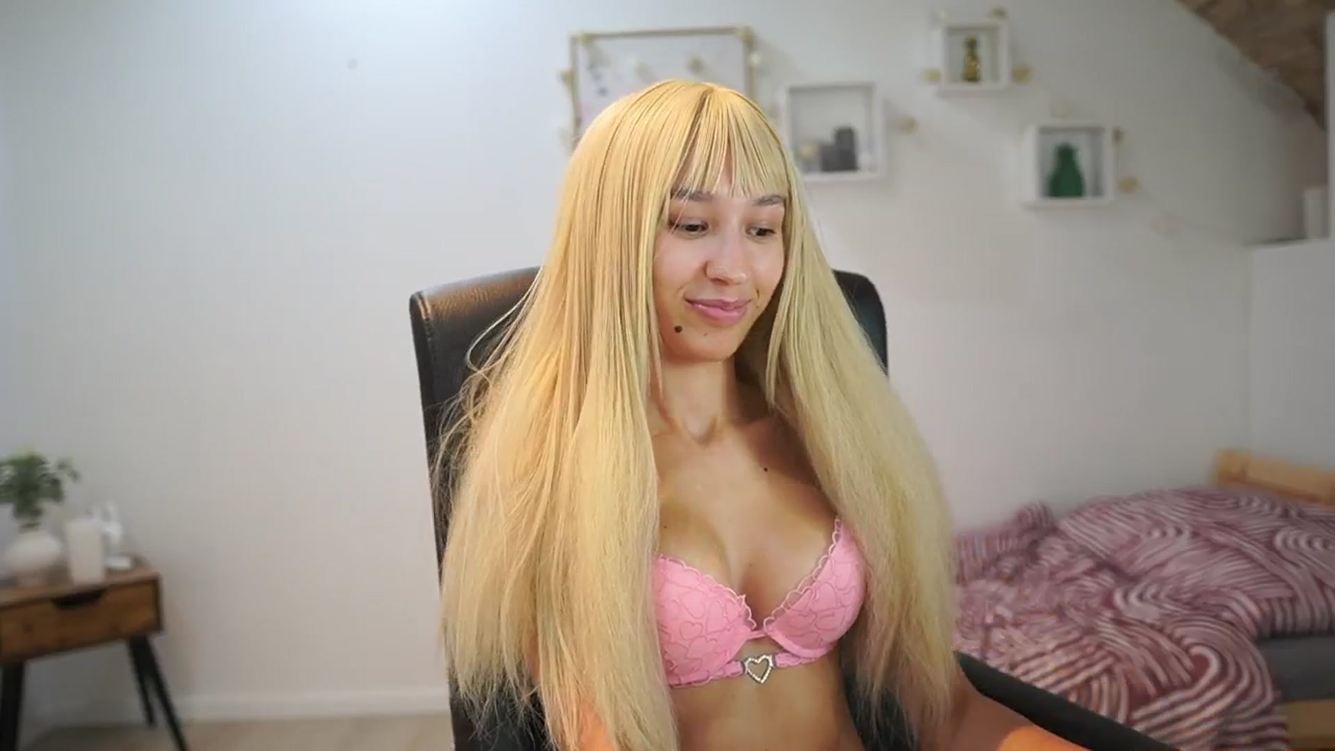 Gallery image thumbnail from Amai__Liu's myfreecams stream on, 08/30/2025, 22:49 image 3 of 20