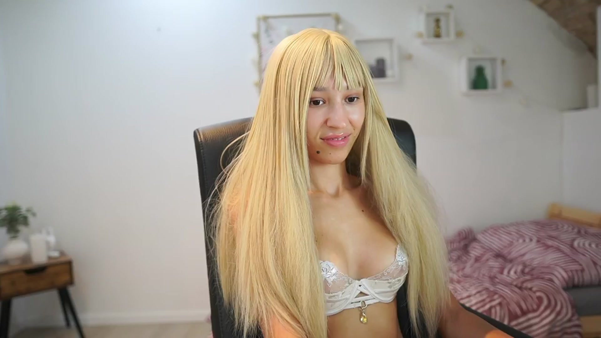 Gallery image thumbnail from Amai__Liu's myfreecams stream on, 09/03/2025, 19:11 image 16 of 20
