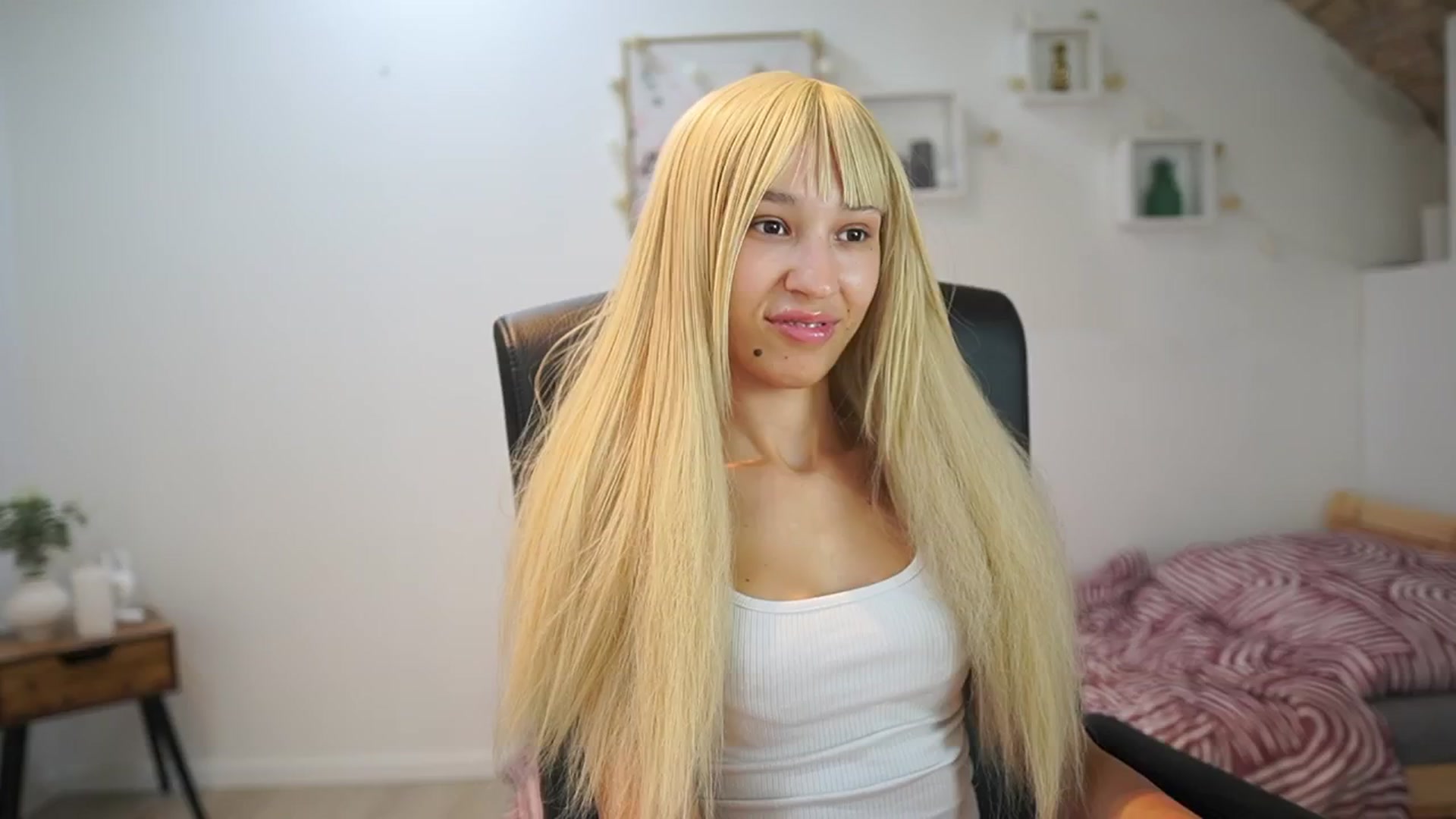 Gallery image thumbnail from Amai__Liu's myfreecams stream on, 09/03/2025, 19:11 image 7 of 20