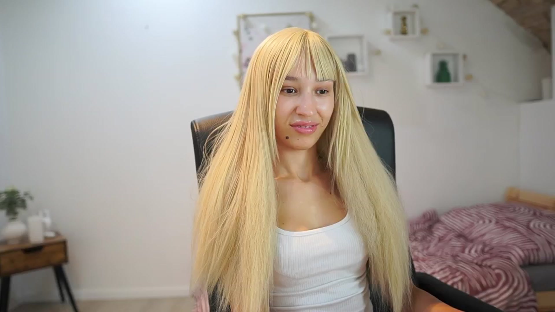 Gallery image thumbnail from Amai__Liu's myfreecams stream on, 09/03/2025, 19:11 image 8 of 20