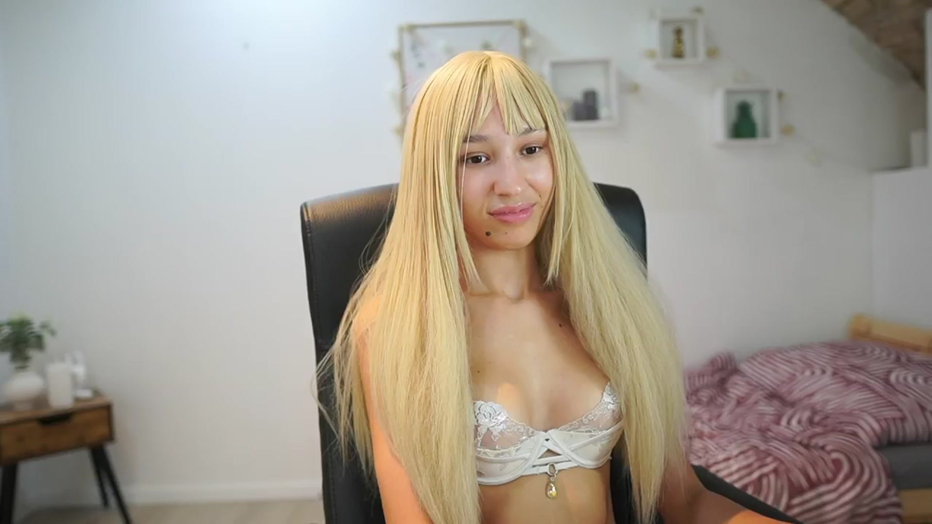 Gallery image thumbnail from Amai__Liu's myfreecams stream on, 09/03/2025, 19:45 image 5 of 20