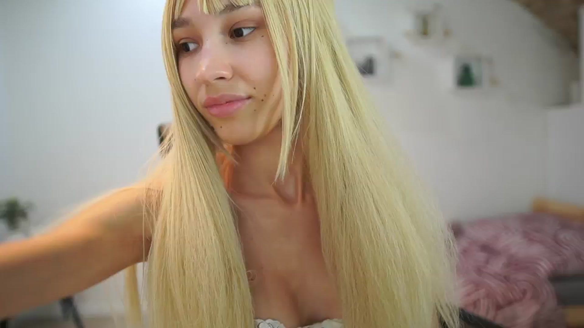 Gallery image thumbnail from Amai__Liu's myfreecams stream on, 09/03/2025, 19:45 image 3 of 20