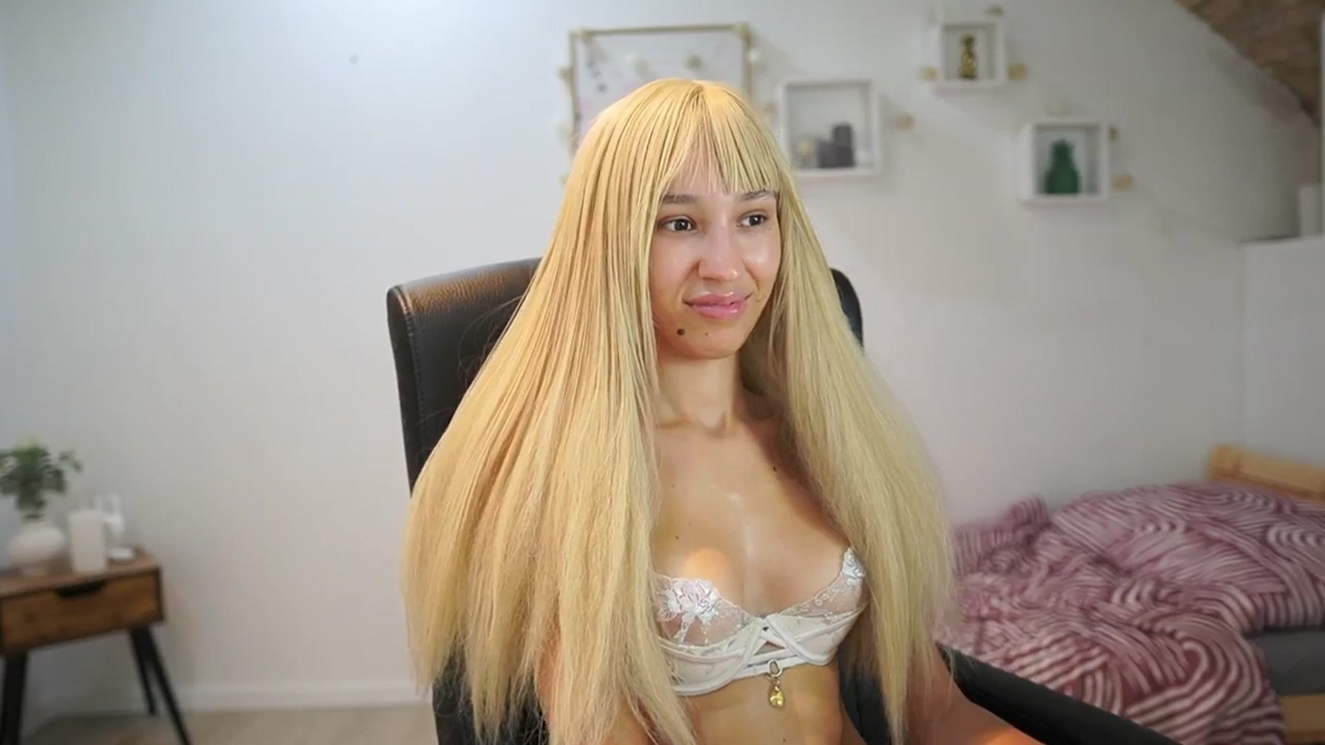 Gallery image thumbnail from Amai__Liu's myfreecams stream on, 09/03/2025, 21:29 image 10 of 20