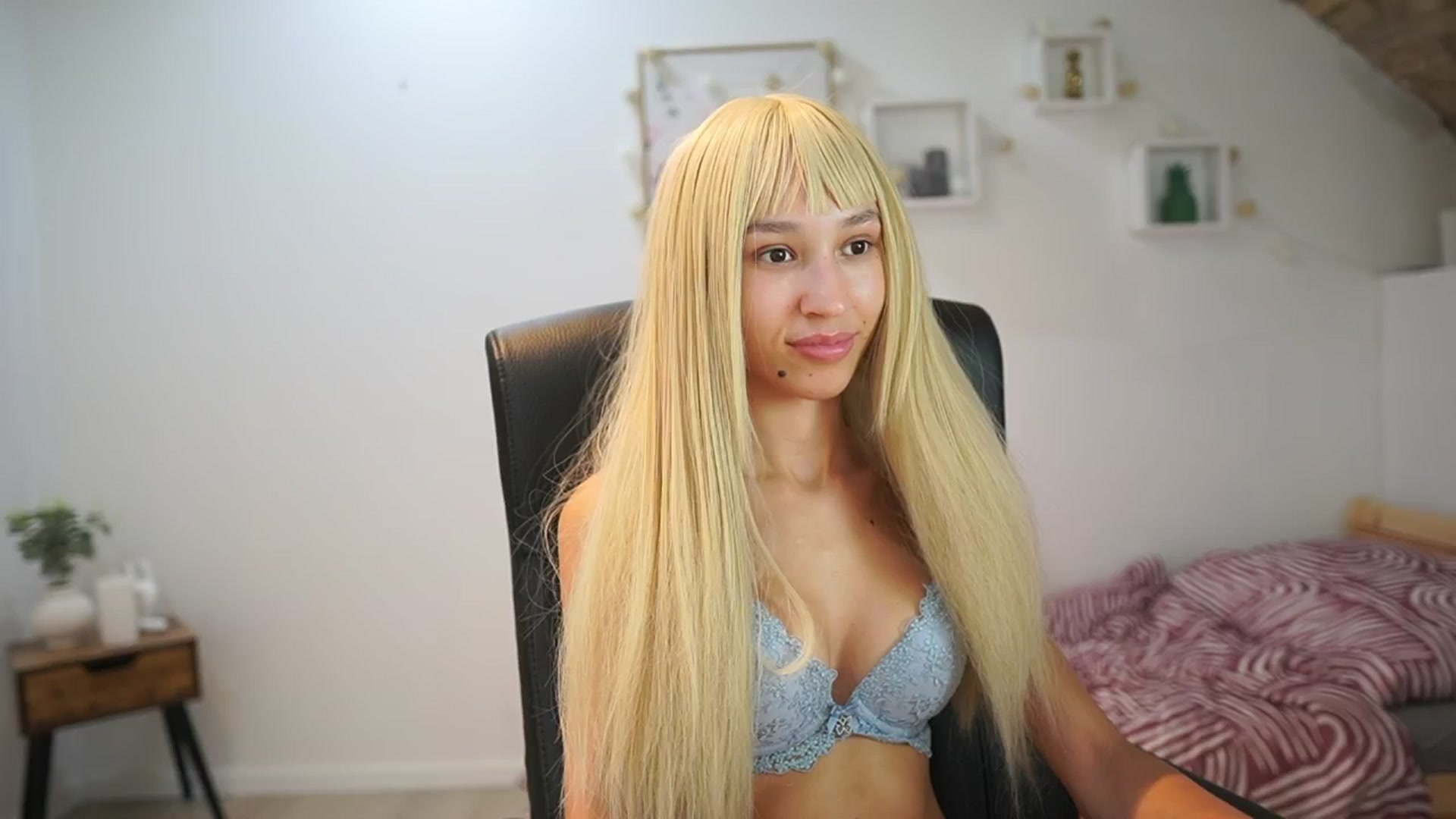 Gallery image thumbnail from Amai__Liu's myfreecams stream on, 09/04/2025, 21:57 image 9 of 20