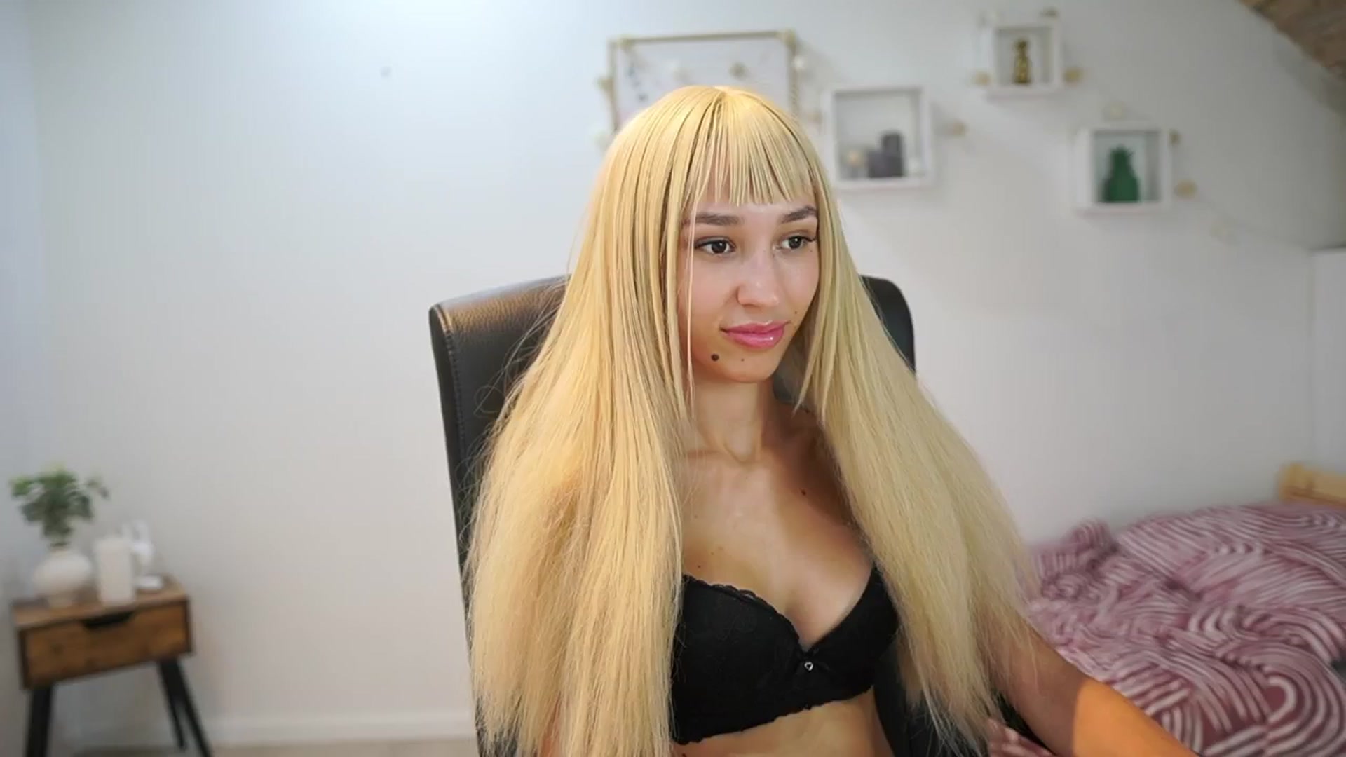 Gallery image thumbnail from Amai__Liu's myfreecams stream on, 09/06/2025, 21:34 image 1 of 20